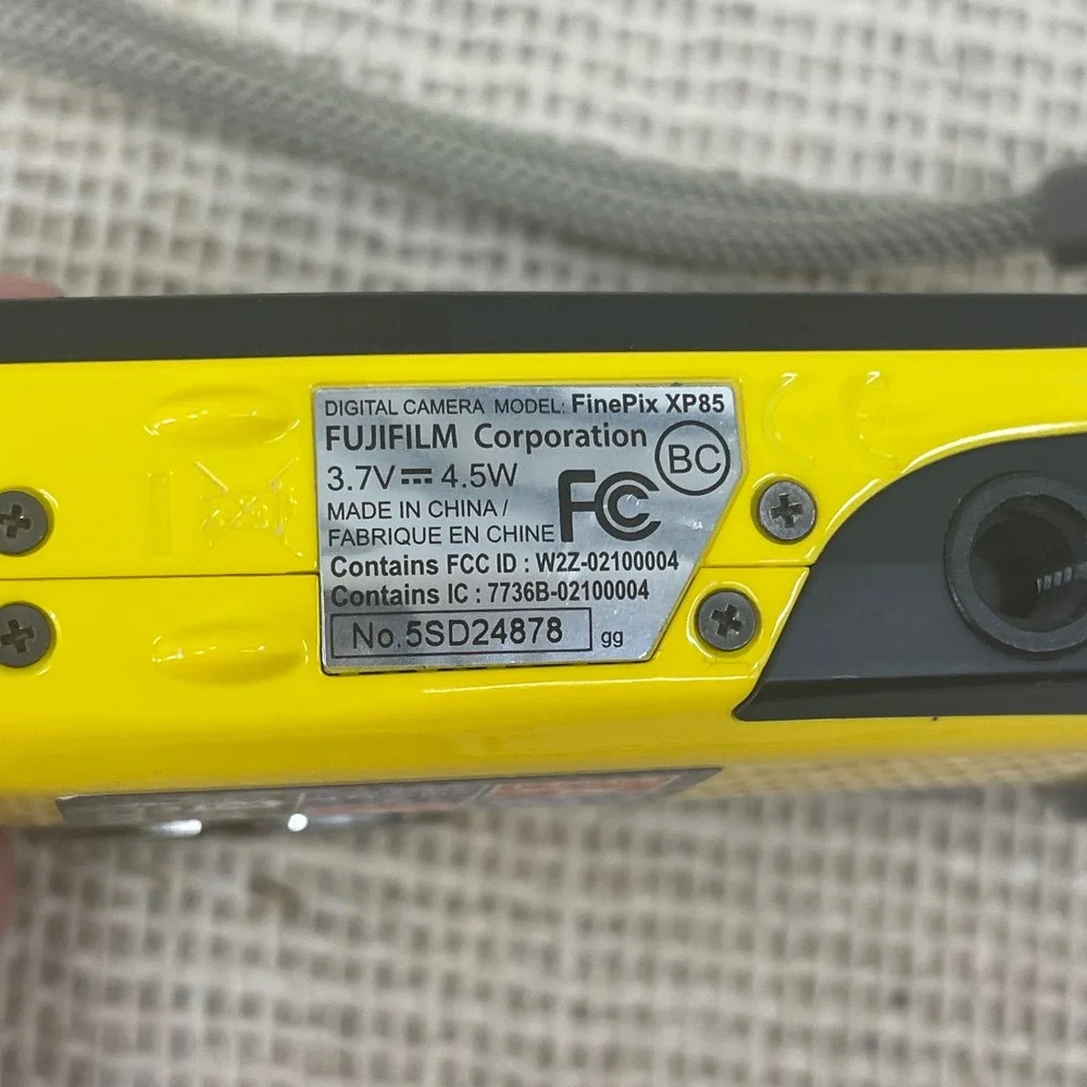 Fujifilm FinePix XP80 Waterproof Shockproof Digital Camera‎ 16MP 5x Optical Zoom